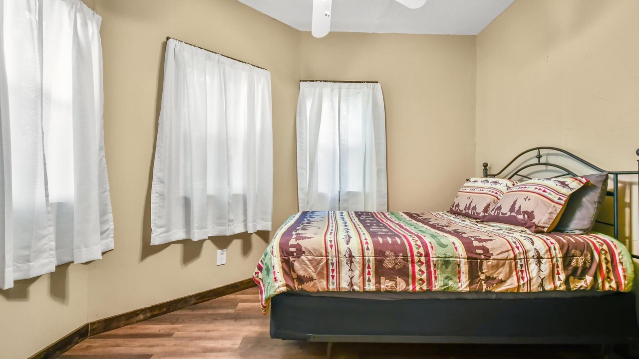 Photo of Bedroom in Windyville