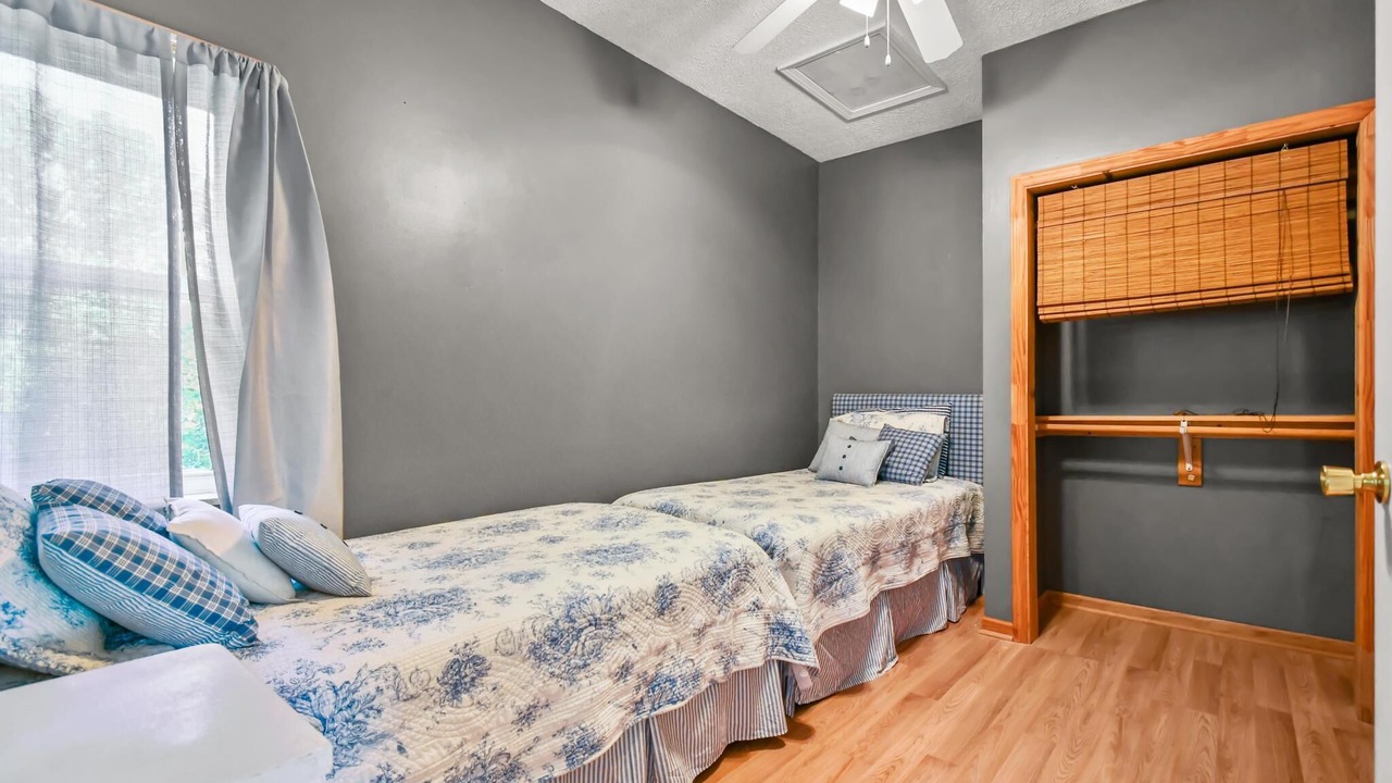 Photo of Bedroom in Windyville