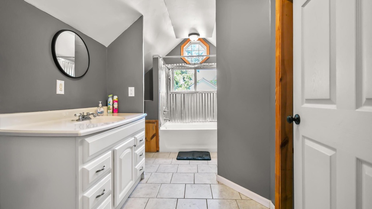 Photo of Bathroom in Windyville