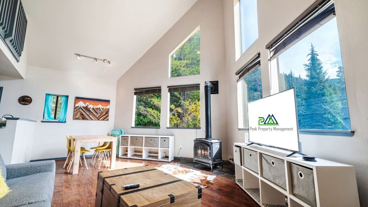 Photo of Livingroom in Blue River