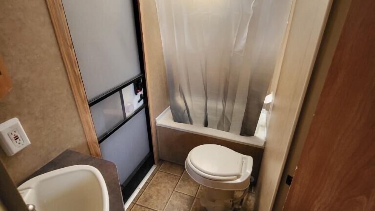 Photo of Bathroom in Leadwood