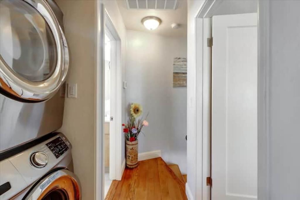 Photo of Others in West Alameda