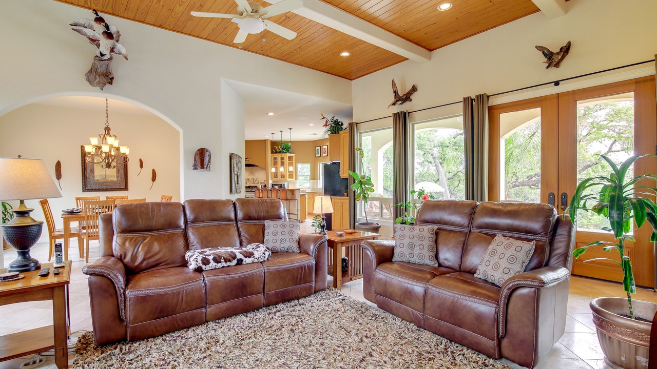 Photo of Livingroom in Highland Lake Estates
