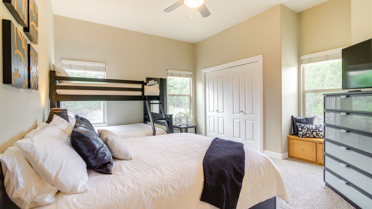 Photo of Bedroom in Highland Lake Estates