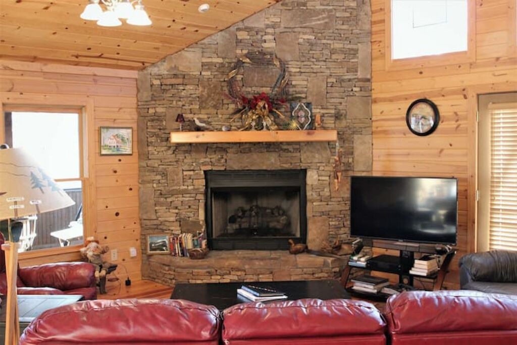 Photo of Bedroom in Rabun Gap