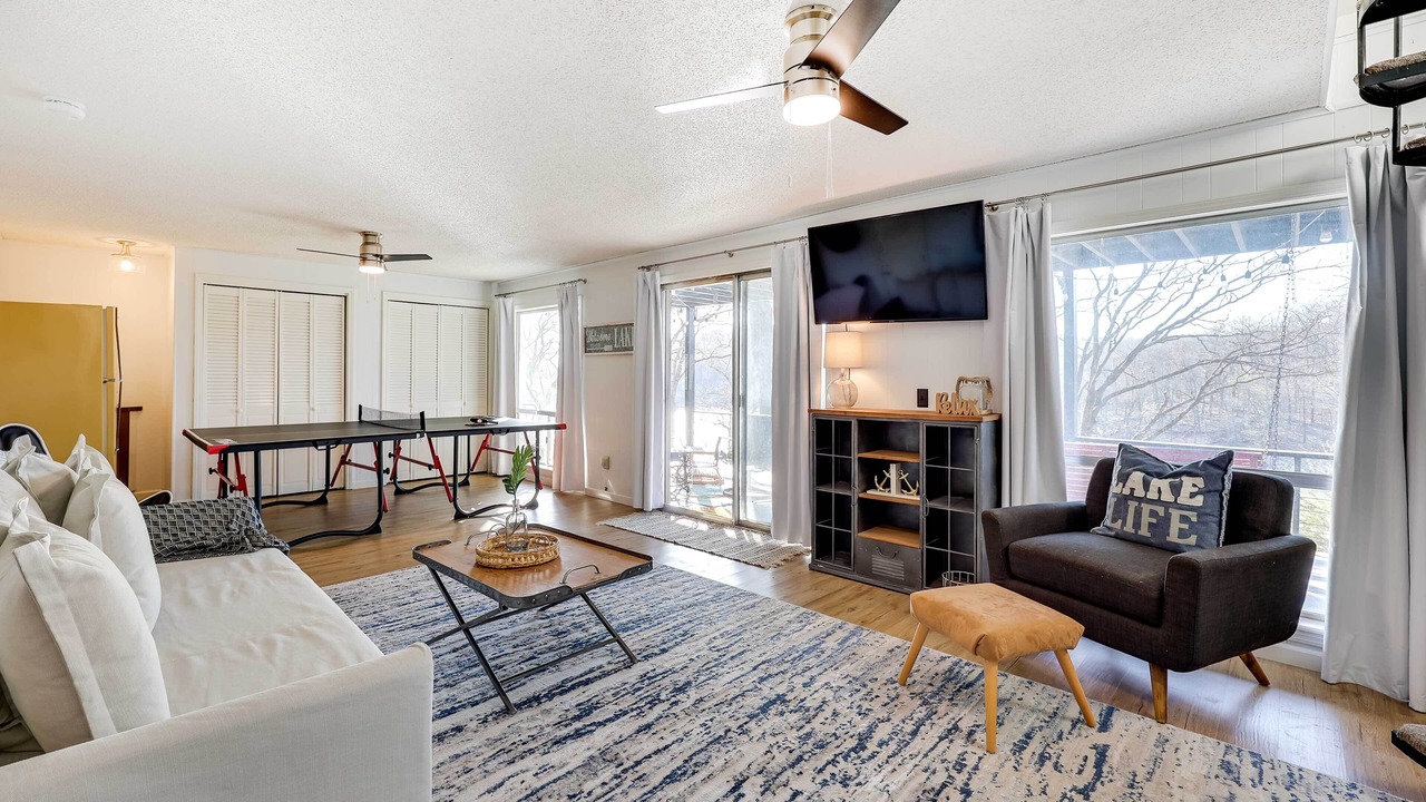 Photo of Livingroom in Jay
