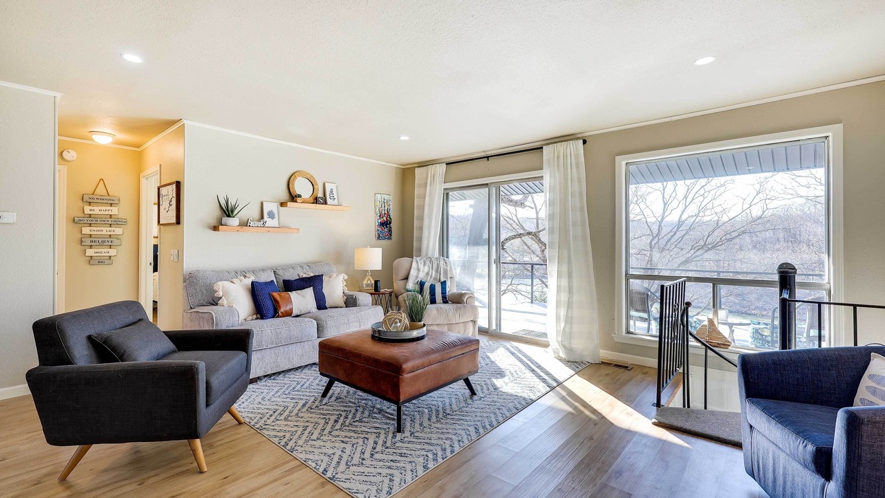 Photo of Livingroom in Jay