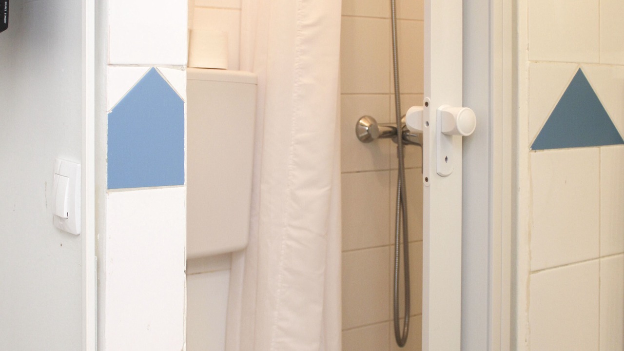 Photo of Bathroom in Pantin