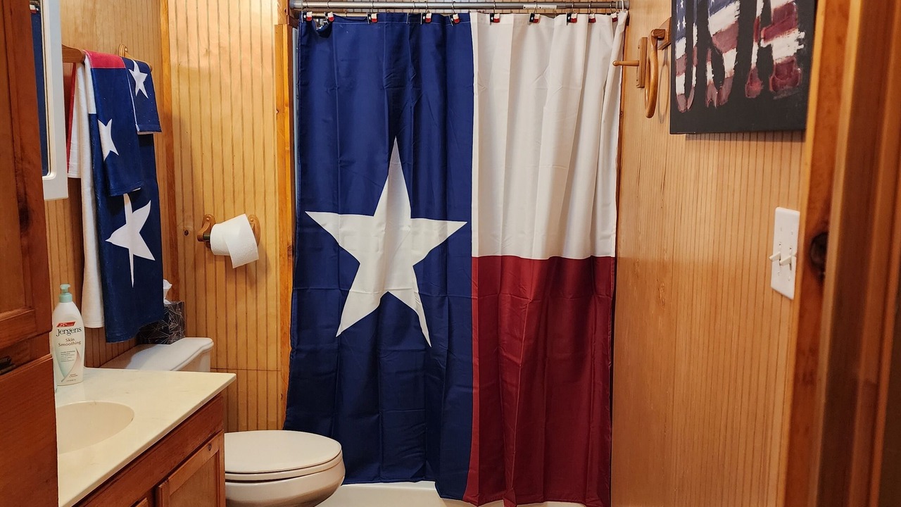 Photo of Bathroom in Gober