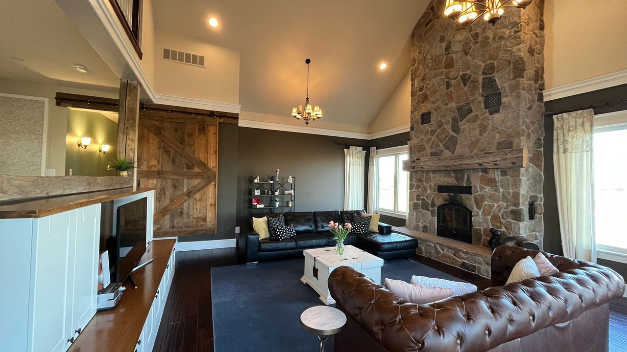 Photo of Livingroom in Caledon