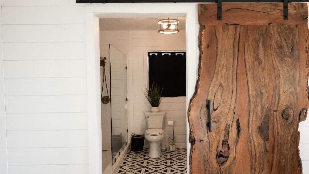 Photo of Bathroom in Jasper
