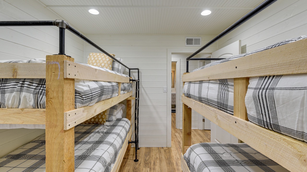 Photo of Bedroom in Midlothian