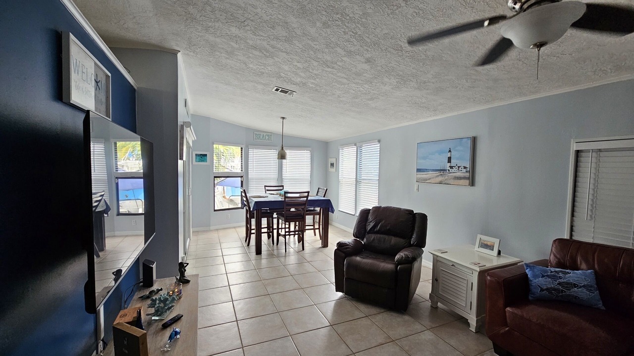 Photo of Livingroom in Twin Lakes