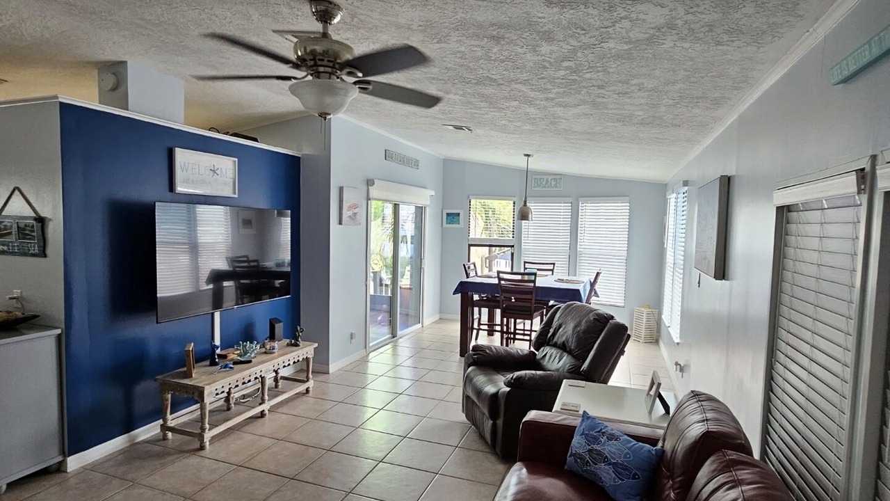Photo of Livingroom in Twin Lakes