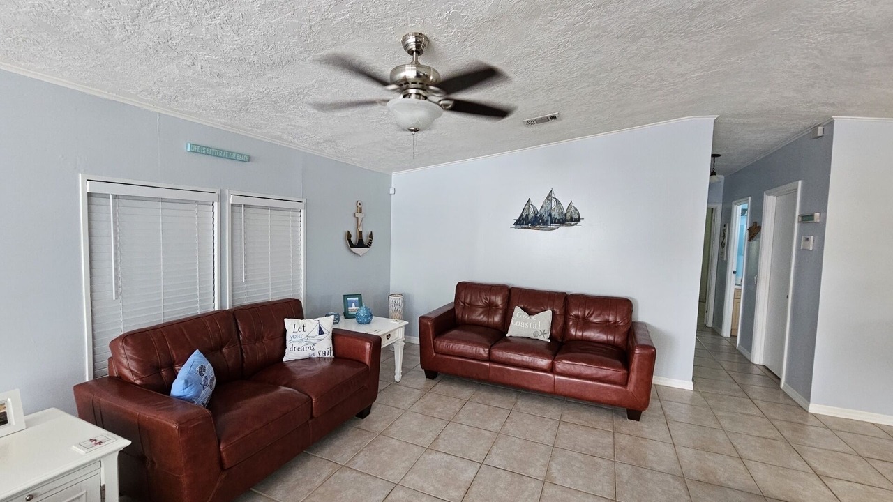 Photo of Livingroom in Twin Lakes
