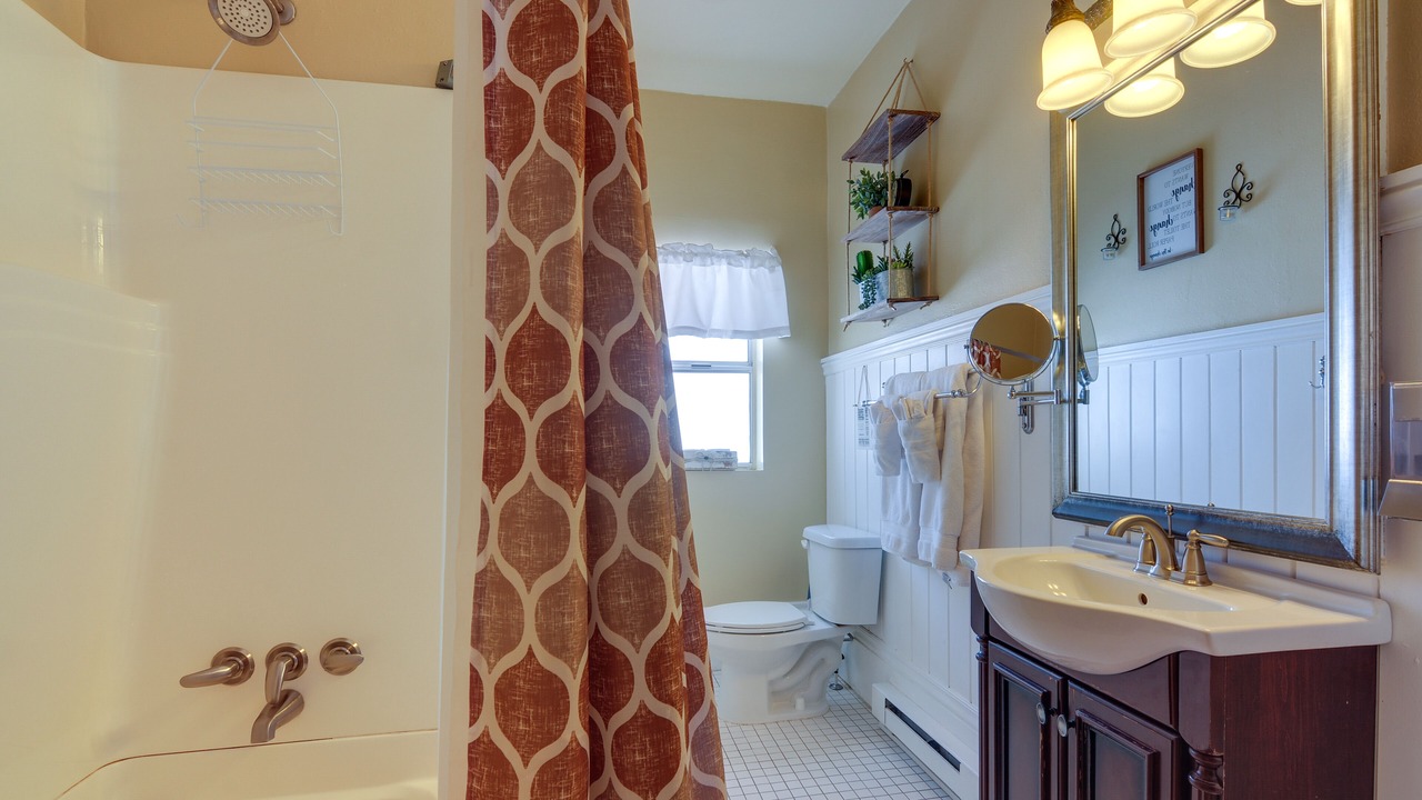 Photo of Bathroom in Cannonville