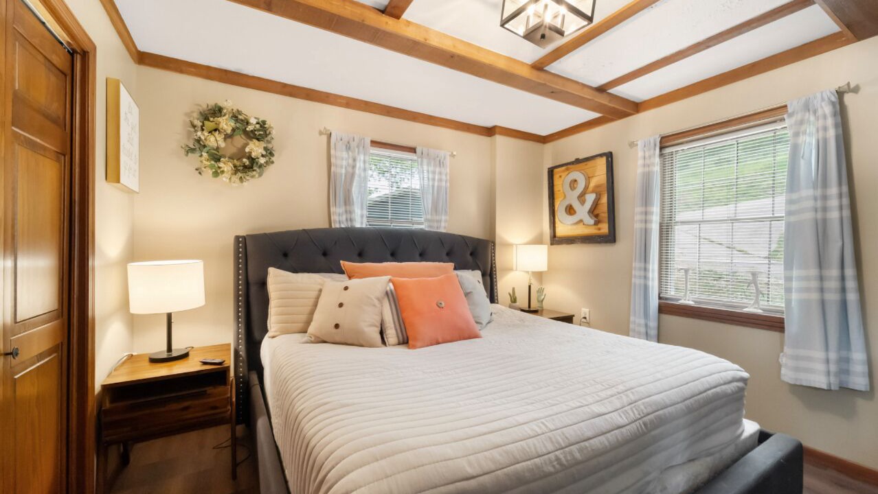 Photo of Bedroom in Lake of the Ozarks