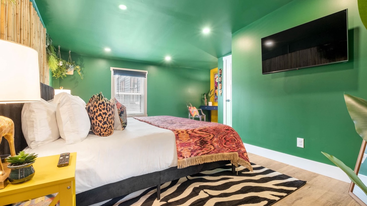 Photo of Bedroom in Cherokee Triangle