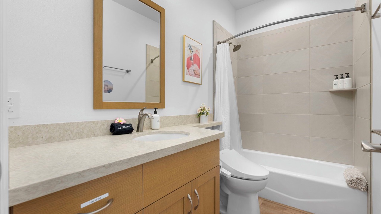 Photo of Bathroom in Makaha Valley