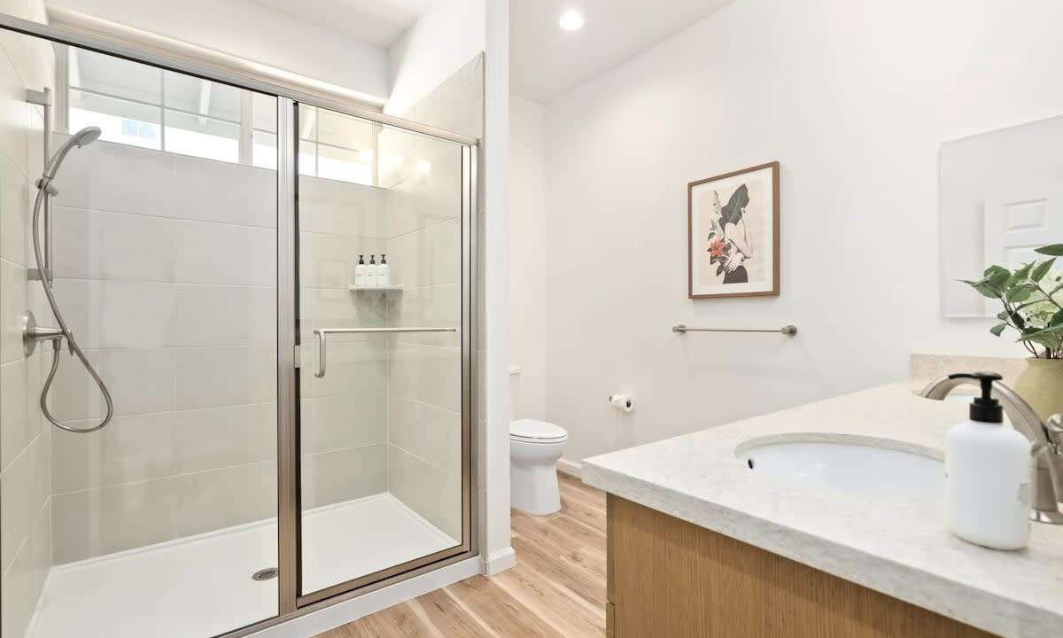 Photo of Bathroom in Makaha Valley