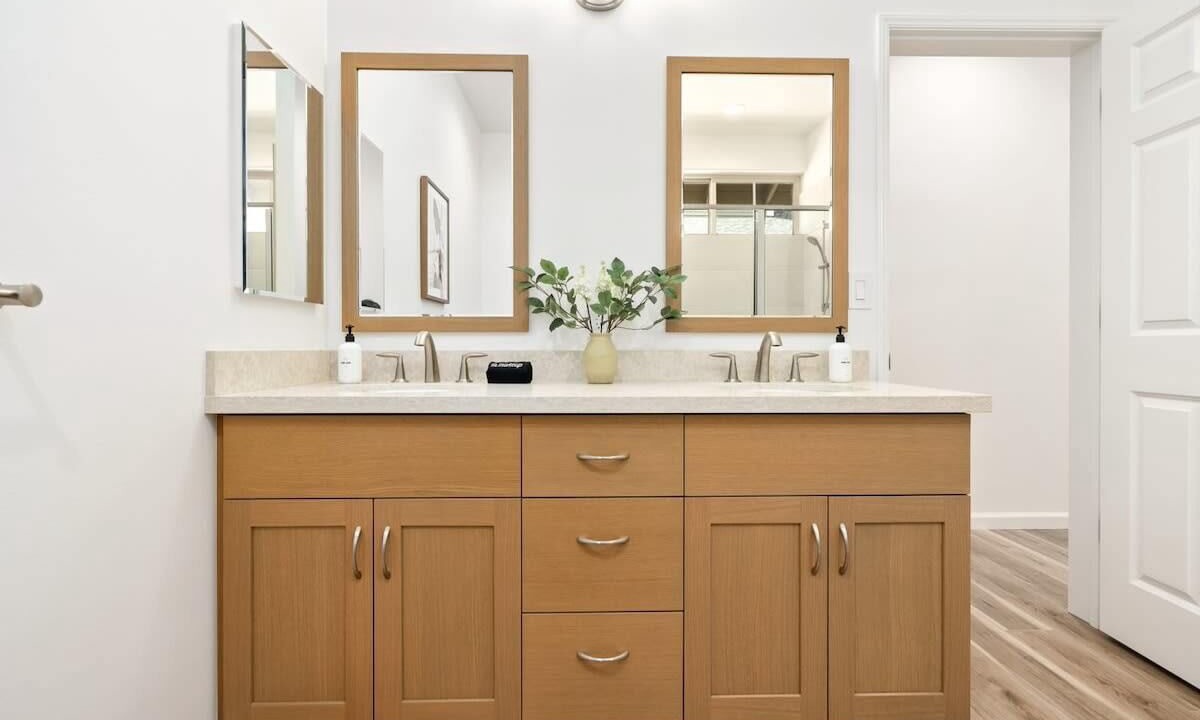 Photo of Bathroom in Makaha Valley