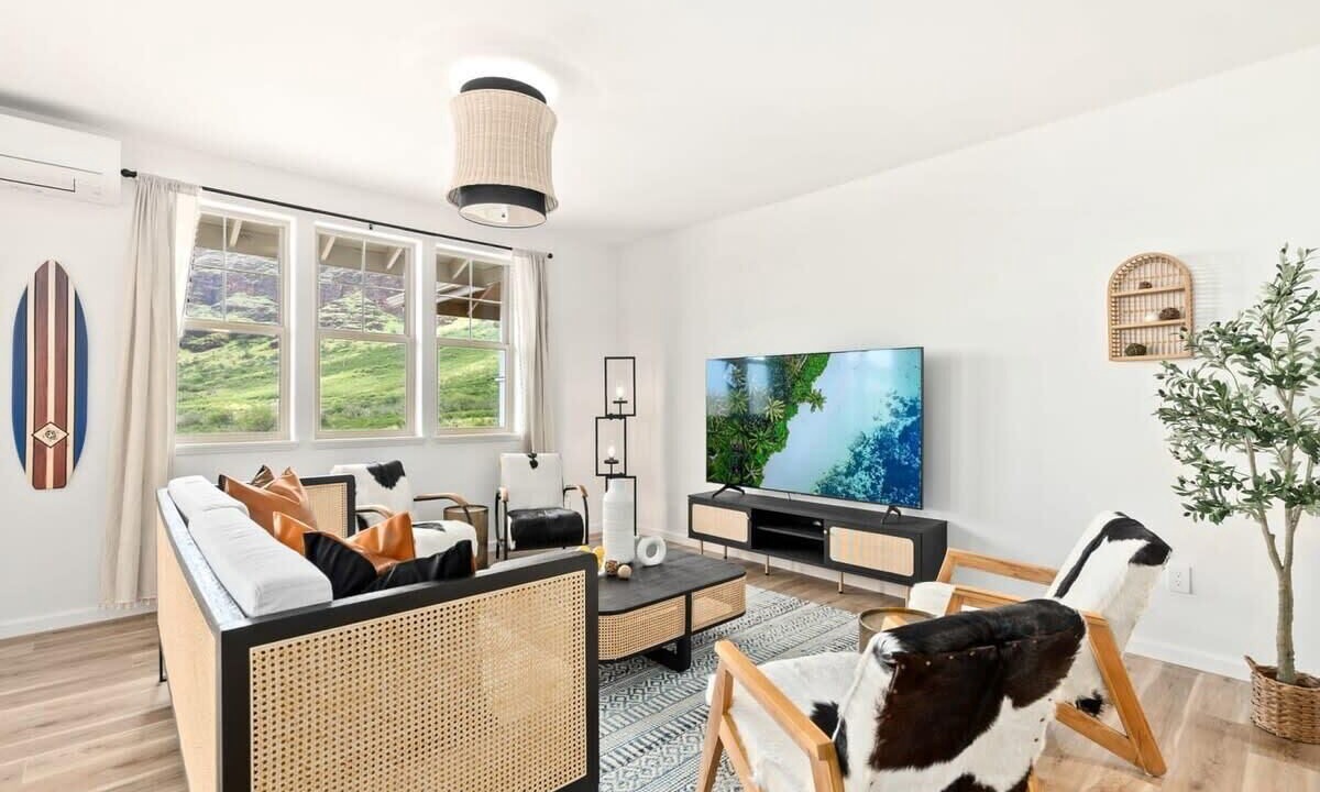 Photo of Livingroom in Makaha Valley