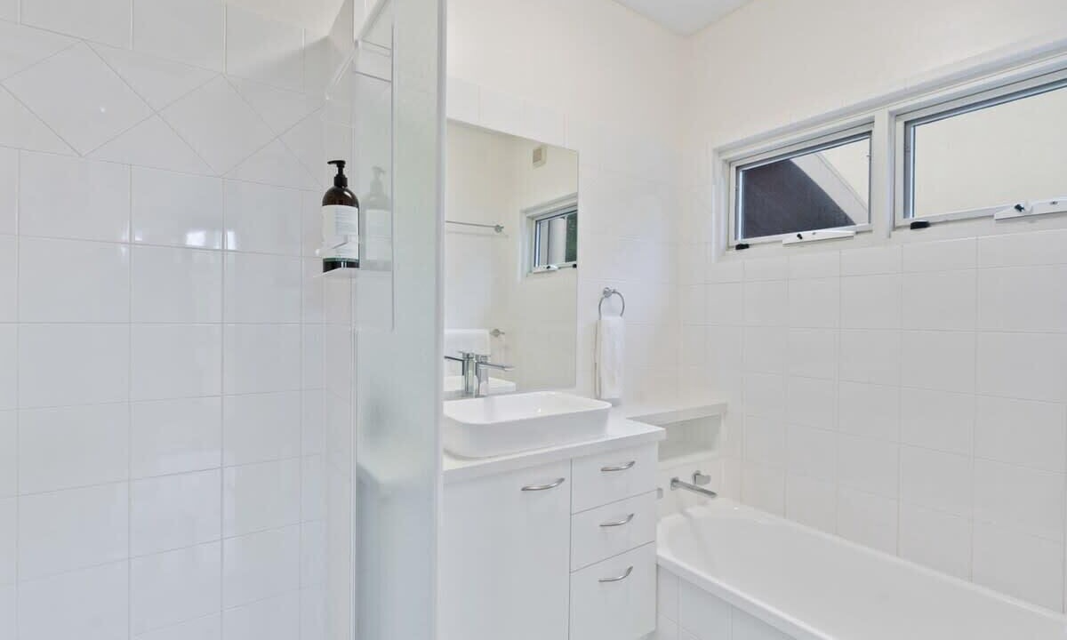 Photo of Bathroom in Hayborough