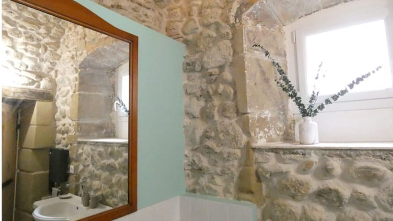 Photo of Bathroom in Tournon-sur-Rhone