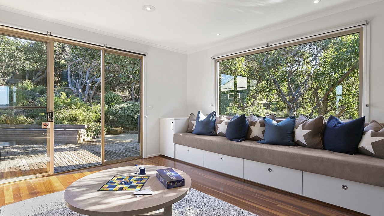 Photo of Livingroom in Eastern View