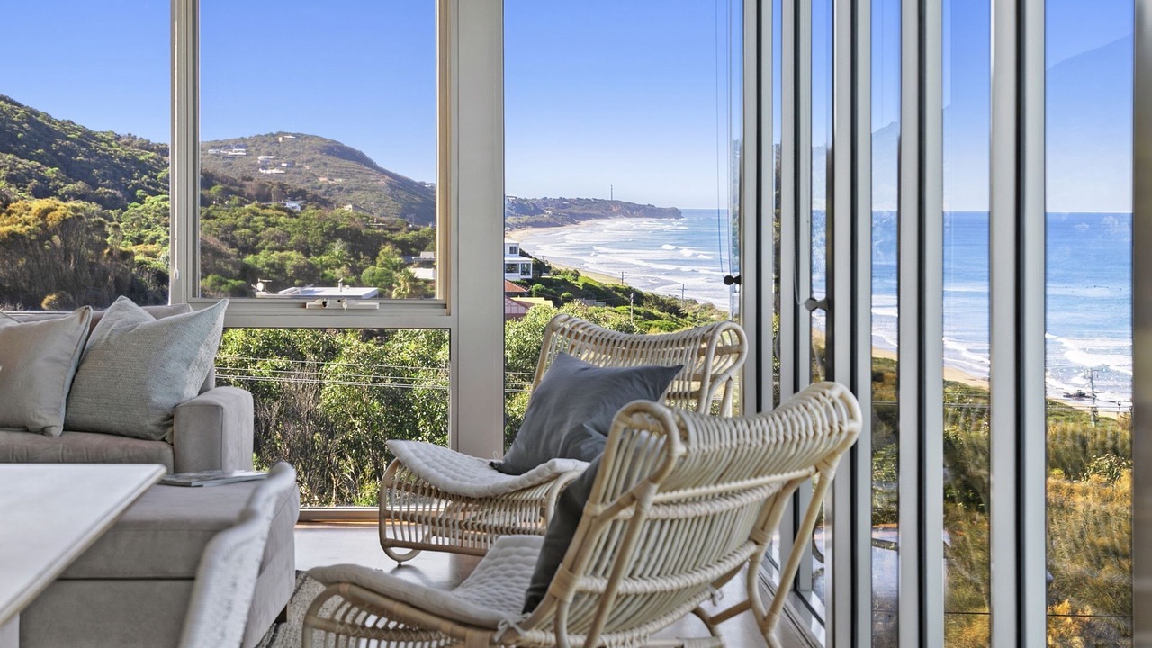 Photo of Livingroom in Eastern View