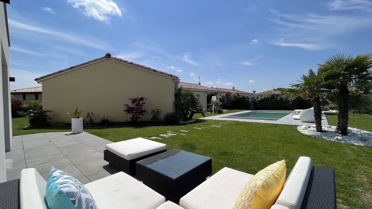 Photo of Patio Balcony in Merville