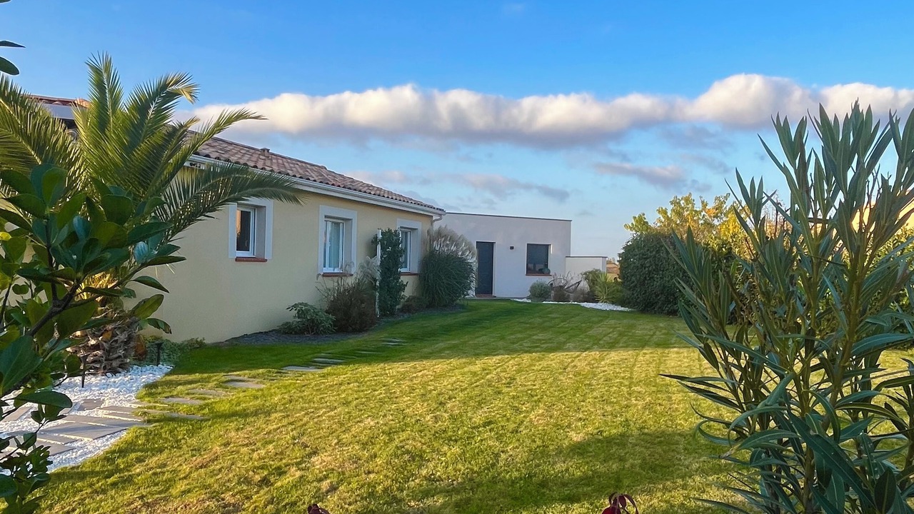 Photo of Outdoor in Merville