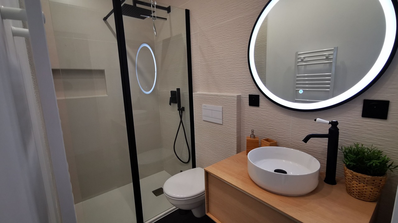 Photo of Bathroom in Saint-Marcan