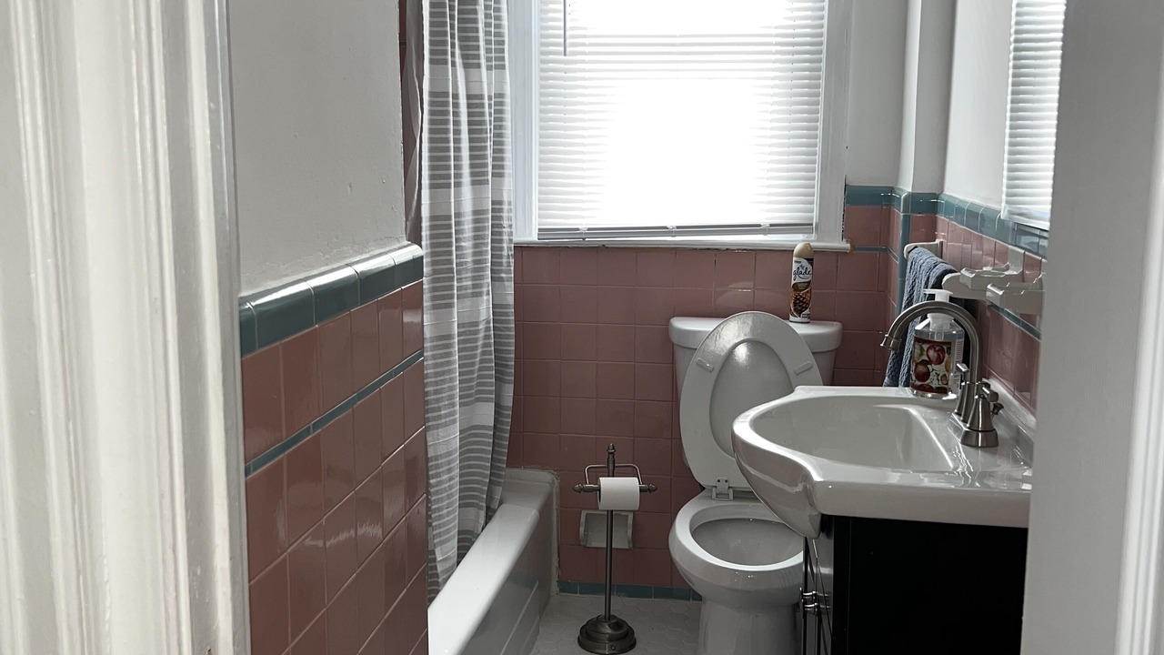 Photo of Bathroom in North Philadelphia