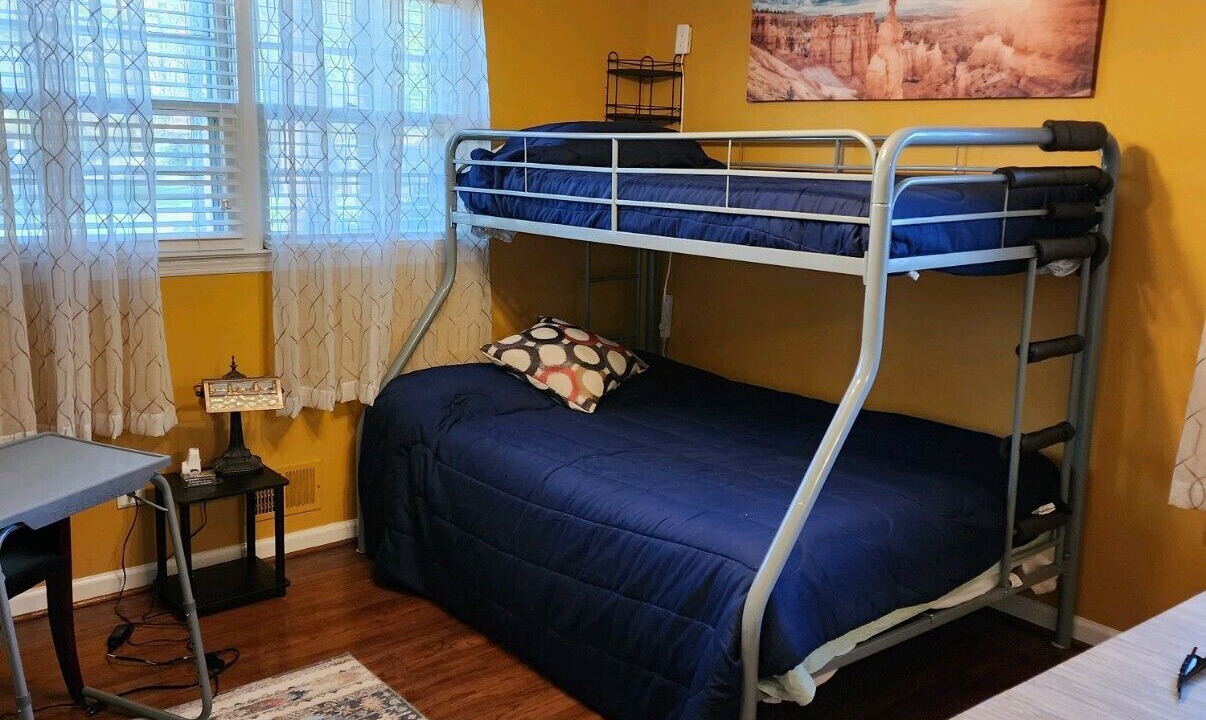 Photo of Bedroom in Addison Heights
