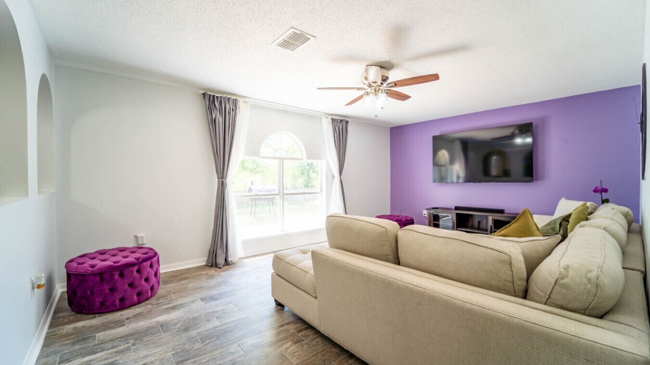 Photo of Livingroom in Wesley Chapel South