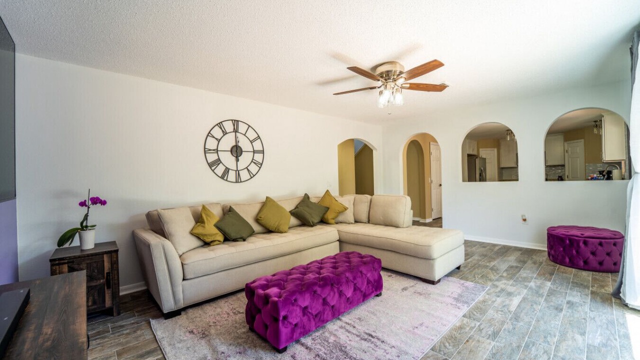 Photo of Livingroom in Wesley Chapel South