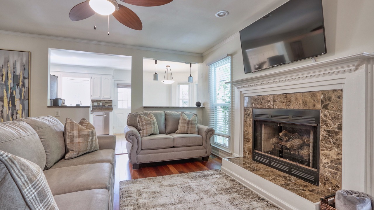 Photo of Livingroom in Lexington
