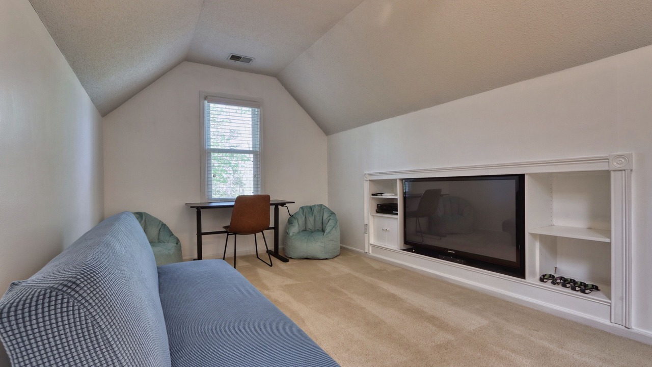 Photo of Livingroom in Lexington