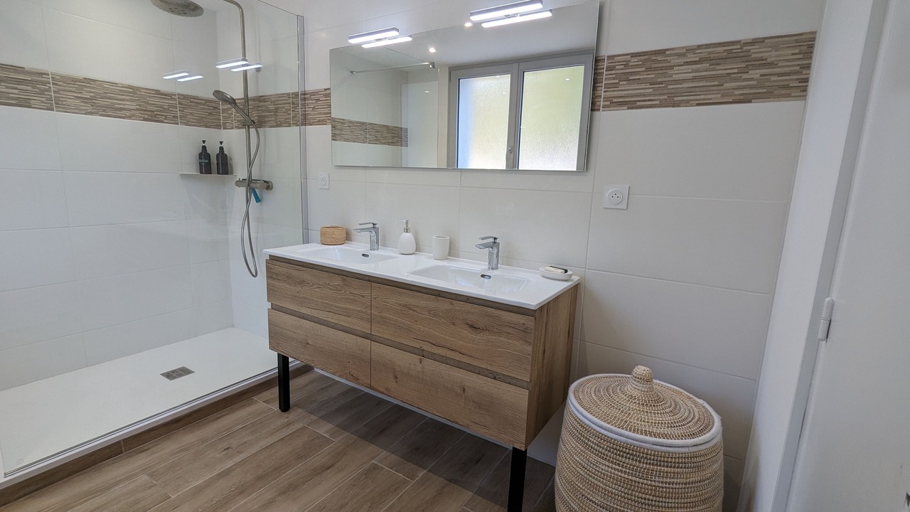 Photo of Bathroom in Bruniquel