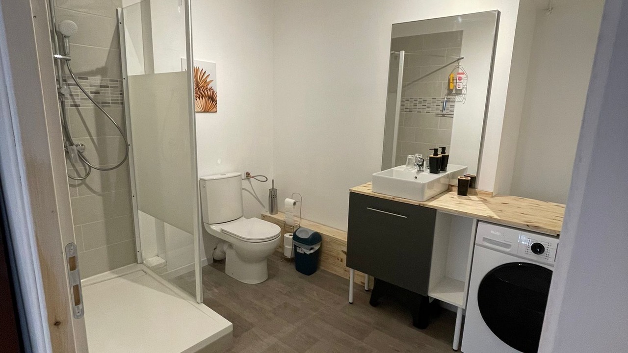 Photo of Bathroom in Saint-Jean-de-Vaux