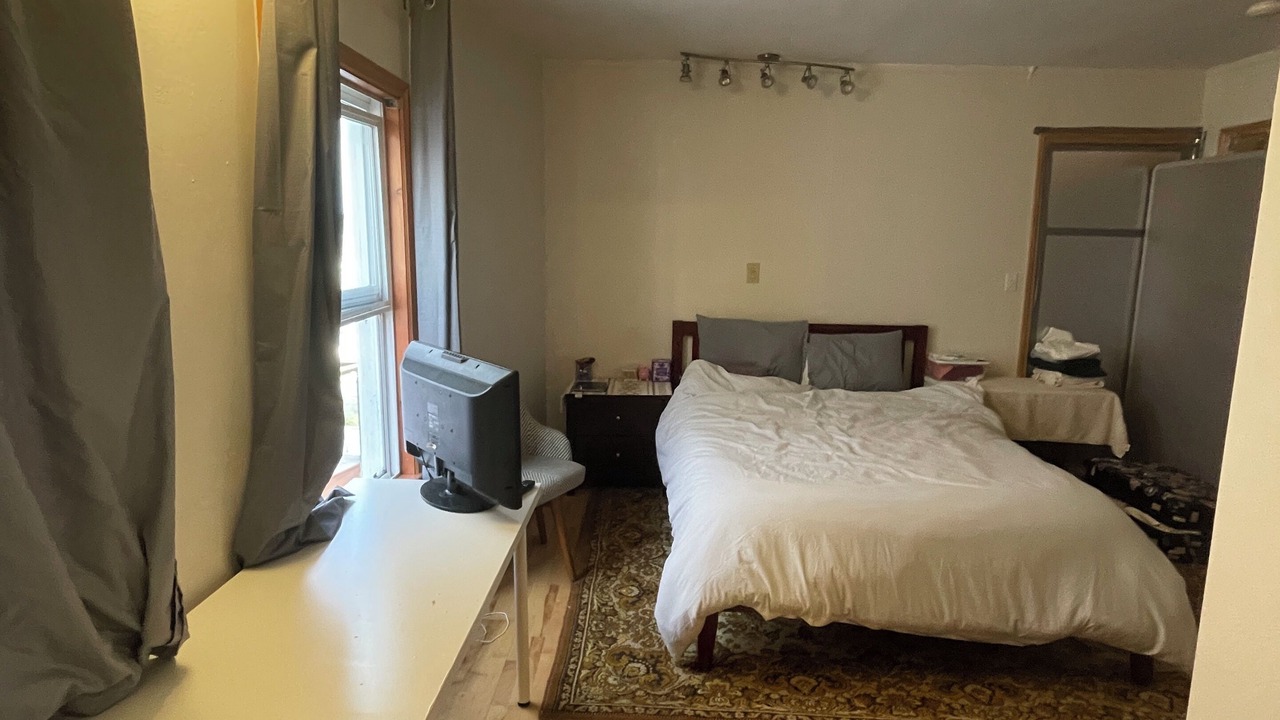 Photo of Bedroom in Mount Davidson Manor