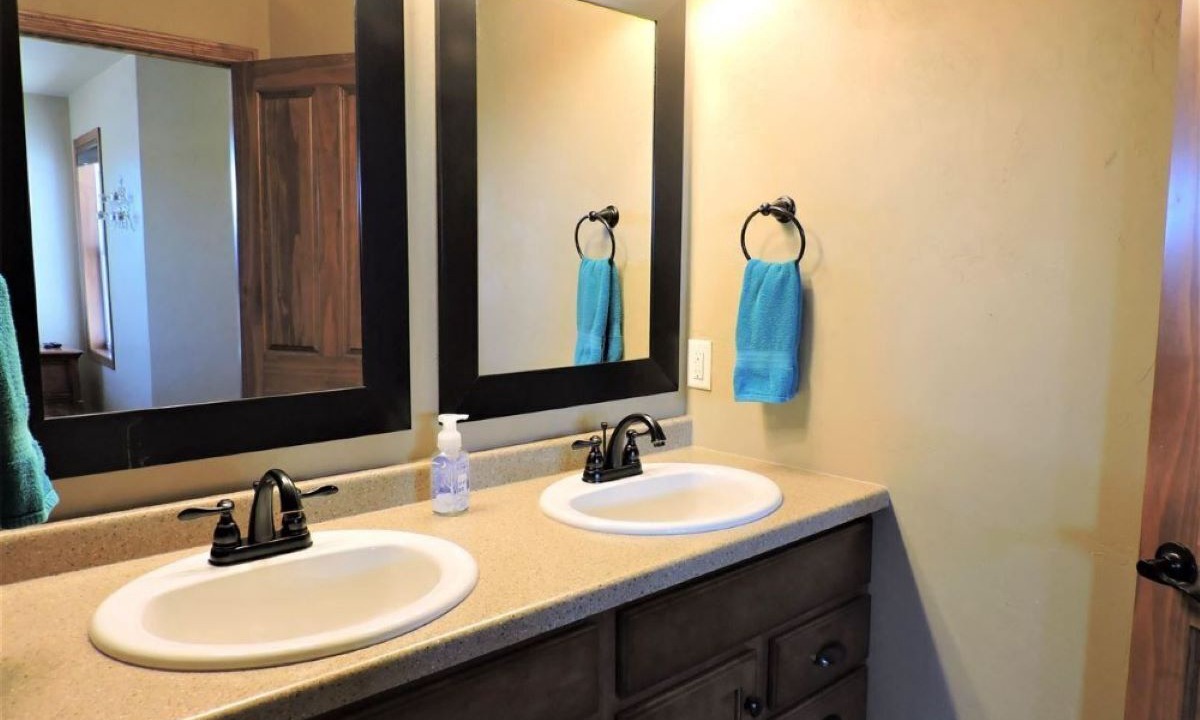 Photo of Bathroom in Butte Des Morts