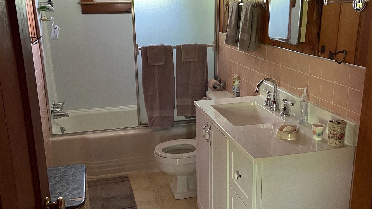 Photo of Bathroom in Reserve at Fairystone