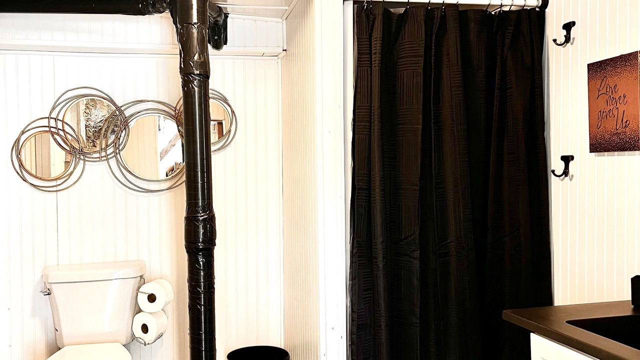 Photo of Bathroom in Kingsland