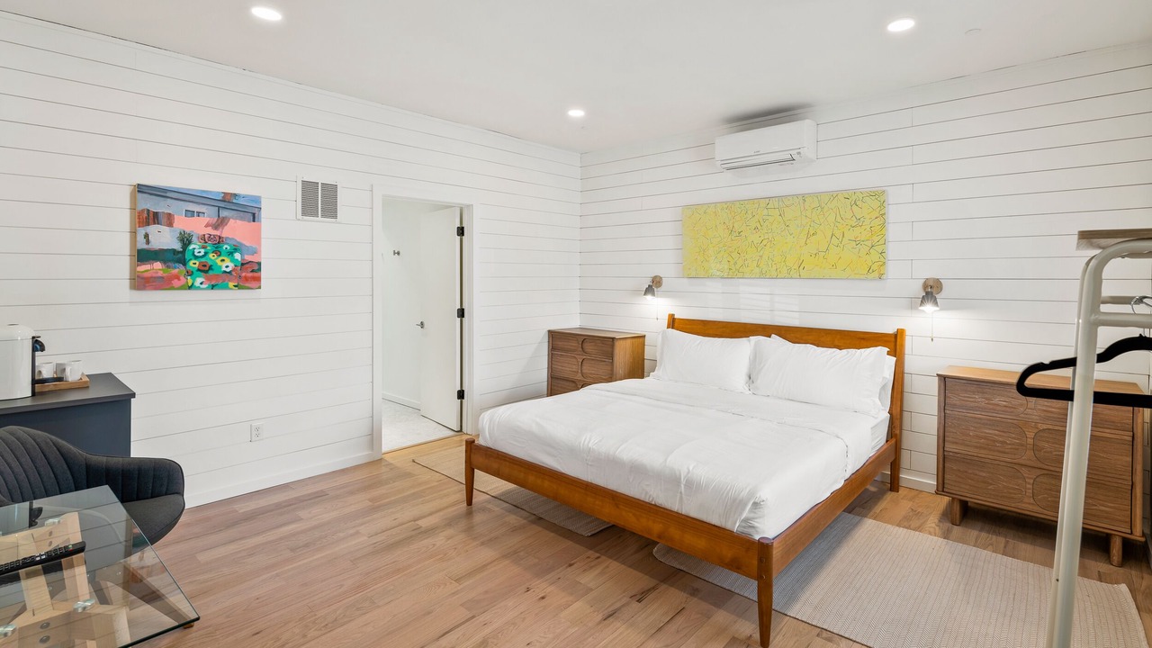 Photo of Bedroom in North Downtown