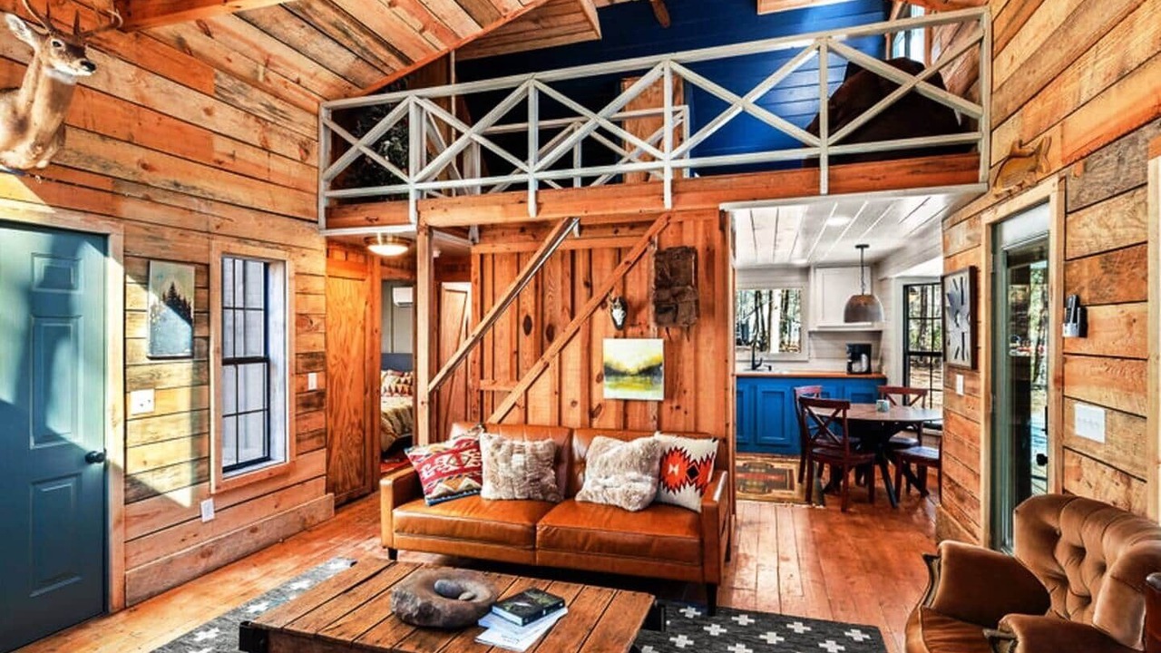 Photo of Livingroom in Dahlonega