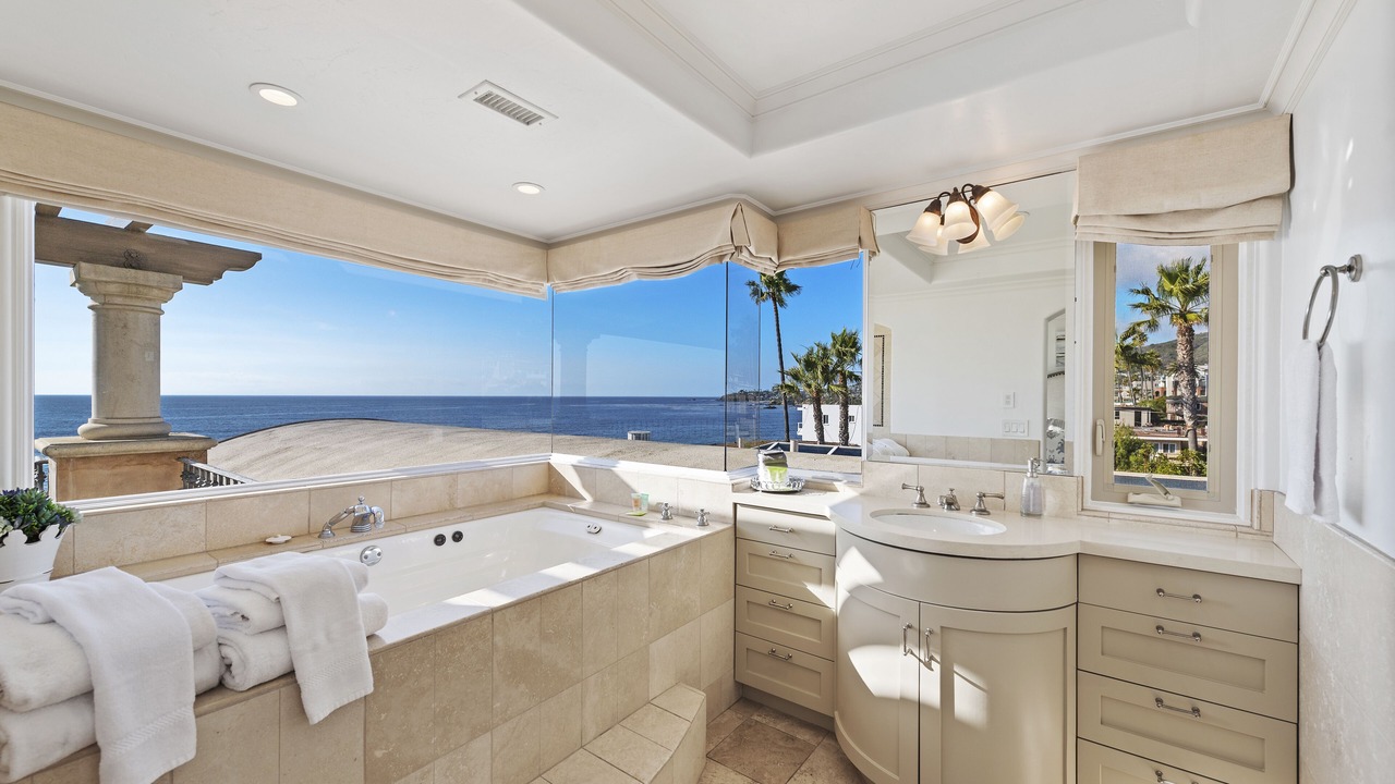 Photo of Bathroom in Laguna Beach