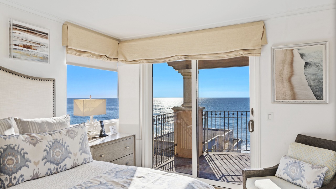 Photo of Bedroom in Laguna Beach