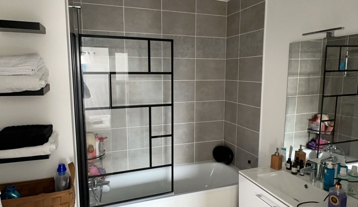 Photo of Bathroom in Le Bourget
